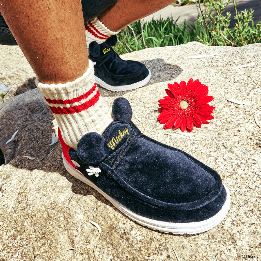 Disney Mickey Mouse Wally - Mickey Black/Red - Image 6